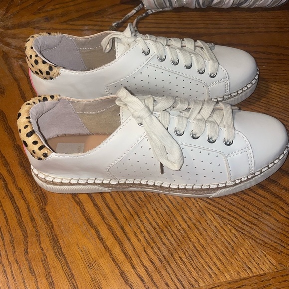 DV by Dolce Vita Shoes - Dolce Vita Sneakers • Size 10 •
